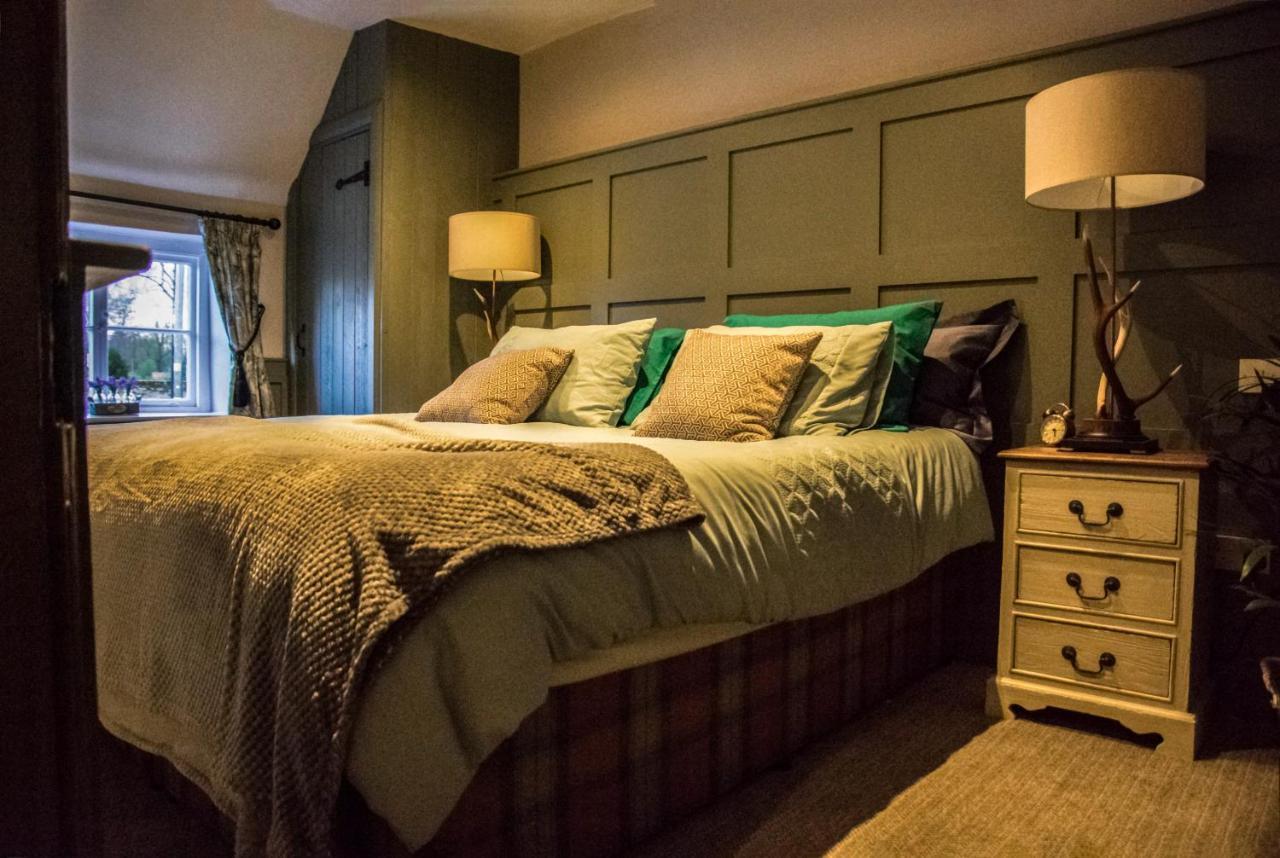 The Crown Inn Gayton  Room photo